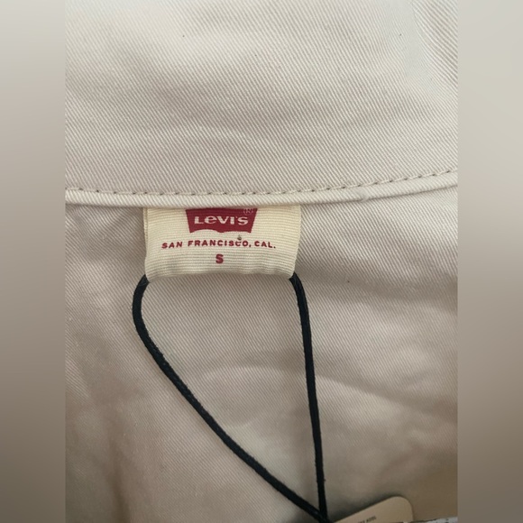 Levi’s Women’s Cotton Cargo Long-Sleeve Jumpsuit - Picture 4 of 5